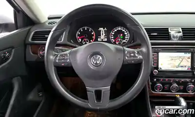 Volkswagen Passat 2013 2.5 Автомат в Москве № 215128, миниатюра 11