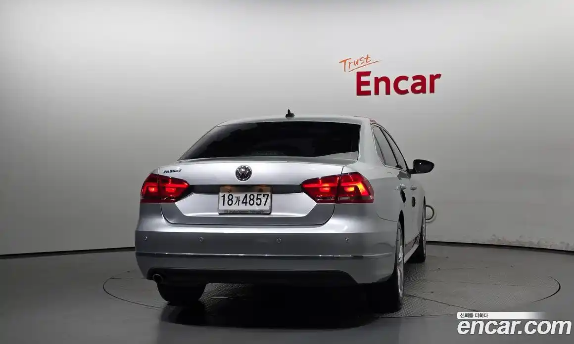 Volkswagen Passat 2013 2.5 Автомат в Москве № 215128, фото 13