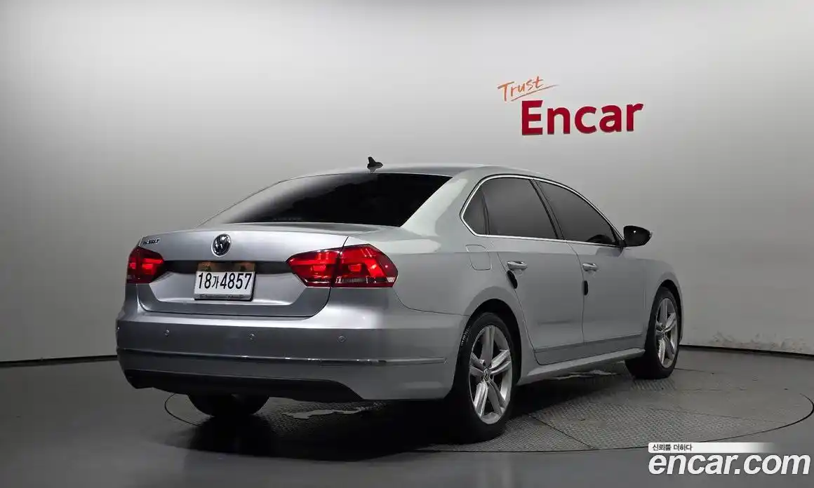 Volkswagen Passat 2013 2.5 Автомат в Москве № 215128, фото 18