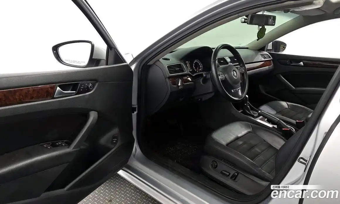 Volkswagen Passat 2013 2.5 Автомат в Москве № 215128, фото 8