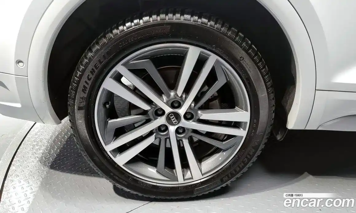 Audi Q5 2023 2.0 Автомат в Москве № 229889, фото 4