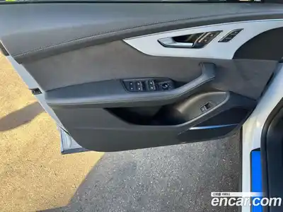 Audi Q8 2023 3.0 Автомат в Москве № 230292, миниатюра 12