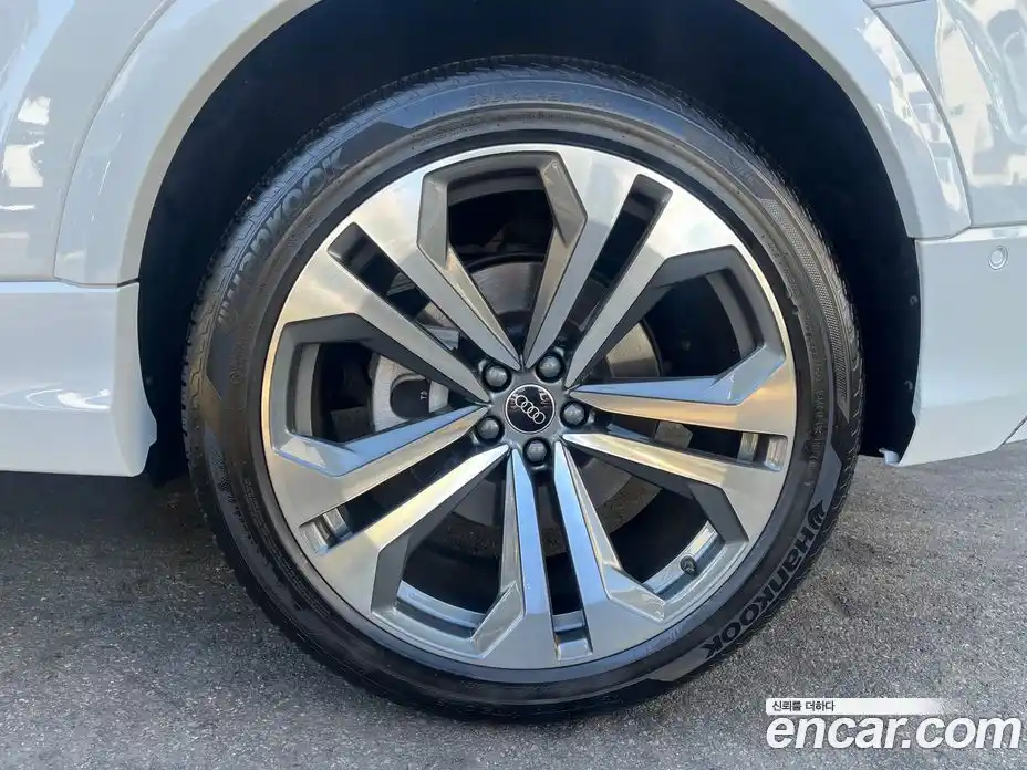 Audi Q8 2023 3.0 Автомат в Москве № 230292, фото 20