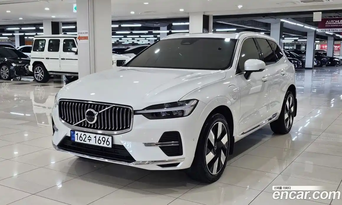 Volvo XC60 2025 2.0 Автомат в Москве № 230882, фото 1