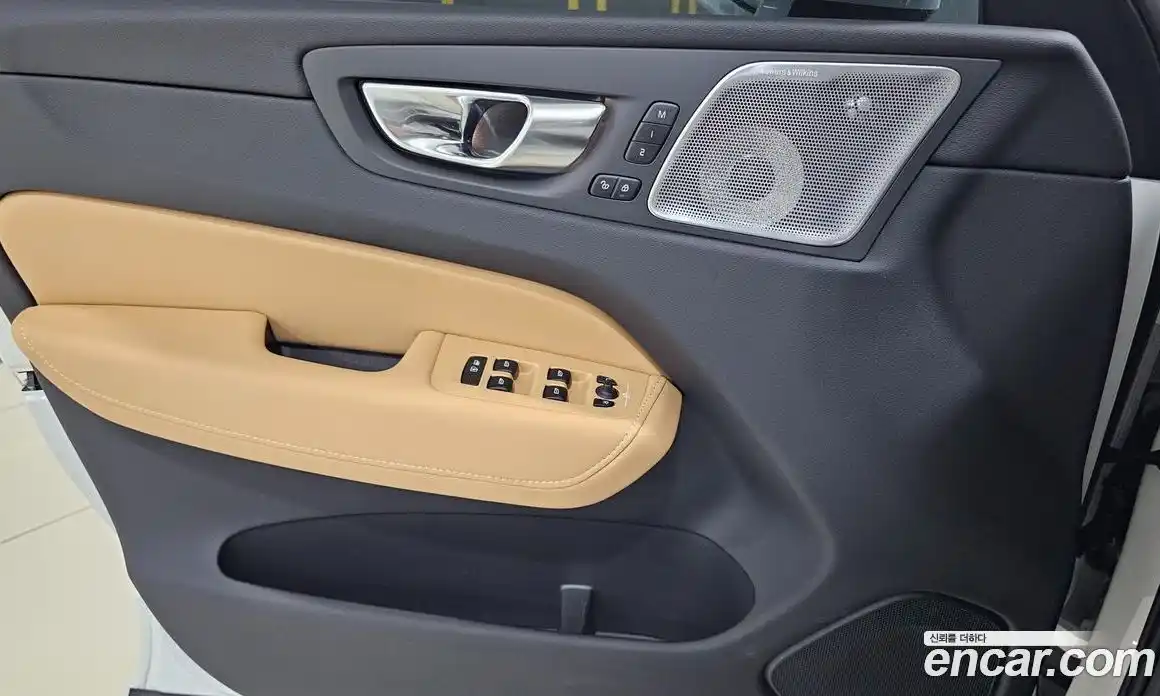 Volvo XC60 2025 2.0 Автомат в Москве № 230882, фото 11