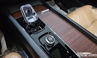 Volvo XC60 2025 2.0 Автомат в Москве № 230882, миниатюра 9