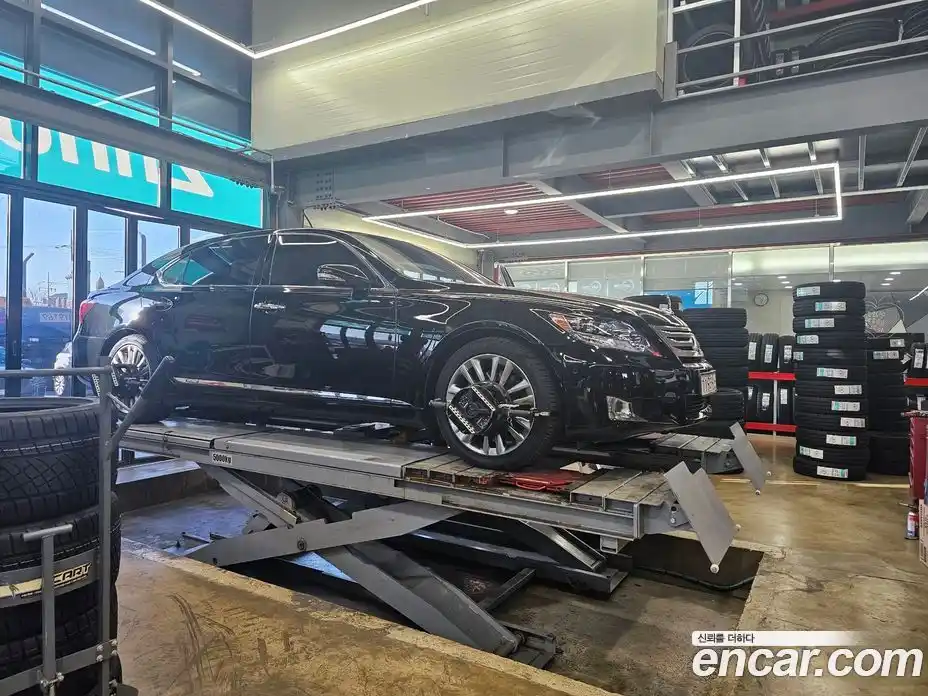 Lexus LS 2011 5.0 Автомат в Москве № 231999, фото 15