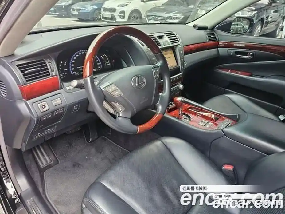 Lexus LS 2011 5.0 Автомат в Москве № 231999, фото 17