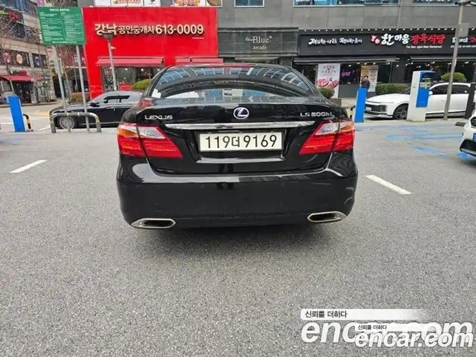 Lexus LS 2011 5.0 Автомат в Москве № 231999, фото 4