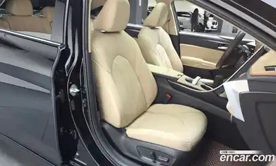 Toyota Avalon 2022 2.5 Автомат в Москве № 232843, миниатюра 9