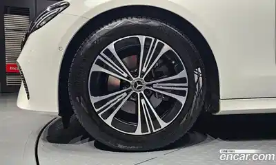 Mercedes-Benz E-Class 2025 2.0 Автомат в Москве № 238188, миниатюра 3