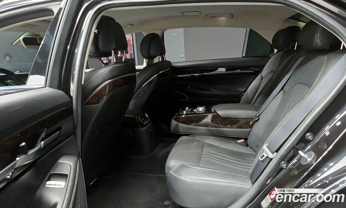 Genesis G90 2019 3.8 Автомат в Москве № 24000, фото 3