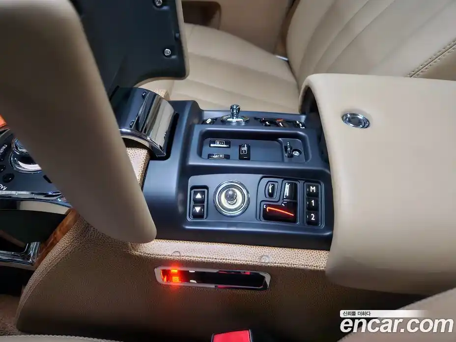 Rolls-Royce Phantom 2014 6.7 Автомат в Москве № 256715, фото 15