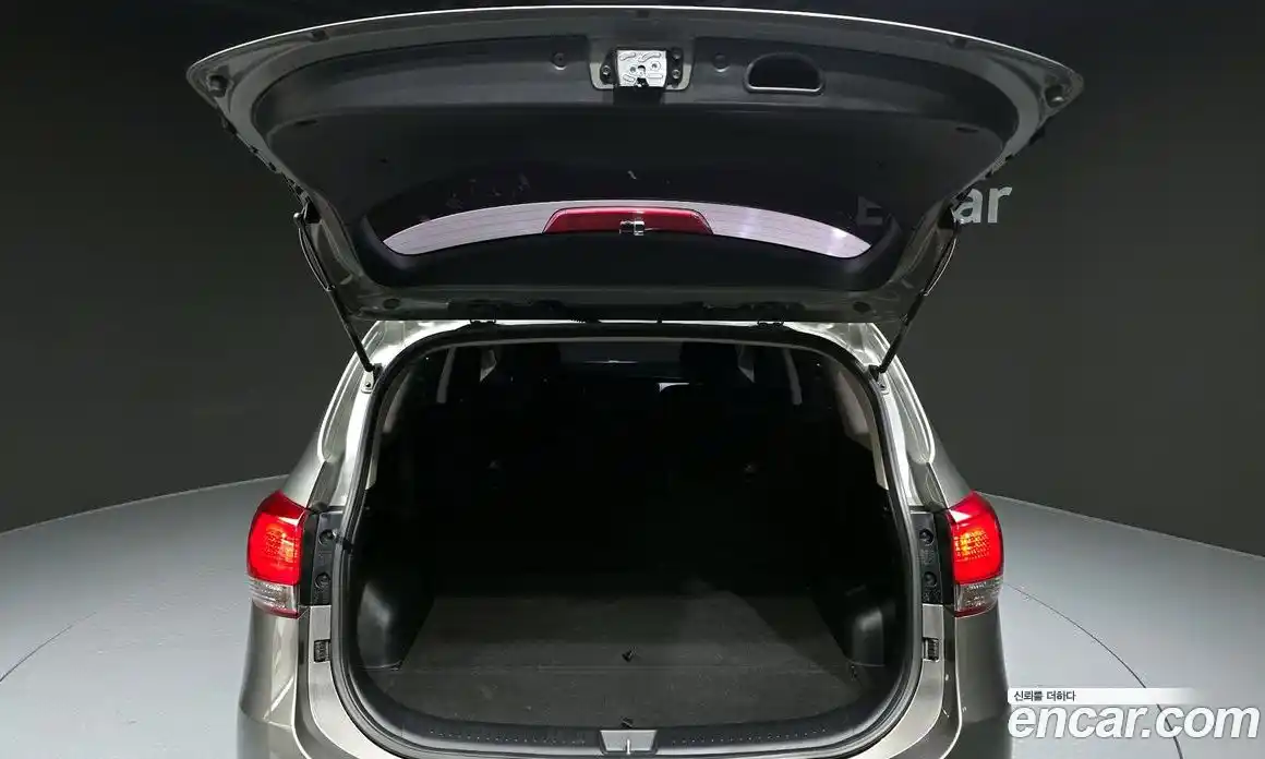 Kia Carens 2014 1.7 Автомат в Москве № 269695, фото 20