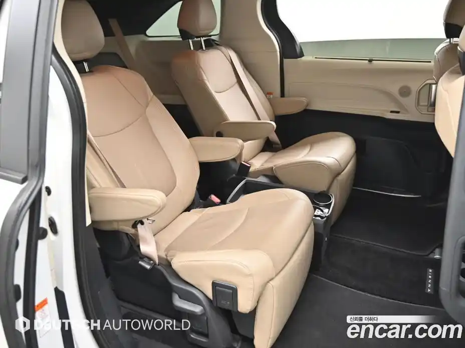 Toyota Sienna 2021 2.5 Автомат в Москве № 279755, фото 17