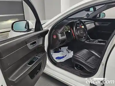 Jaguar XF 2017 2.0 Автомат в Москве № 283811, миниатюра 11