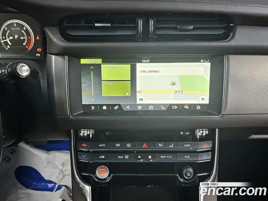 Jaguar XF 2017 2.0 Автомат в Москве № 283811, фото 14