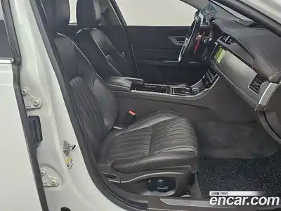 Jaguar XF 2017 2.0 Автомат в Москве № 283811, миниатюра 10