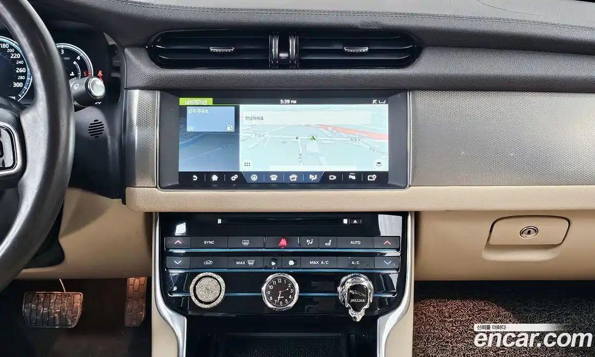 Jaguar XF 2016 2.0 Автомат в Москве № 283837, фото 14