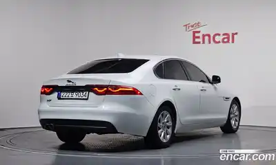 Jaguar XF 2016 2.0 Автомат в Москве № 283837, миниатюра 2