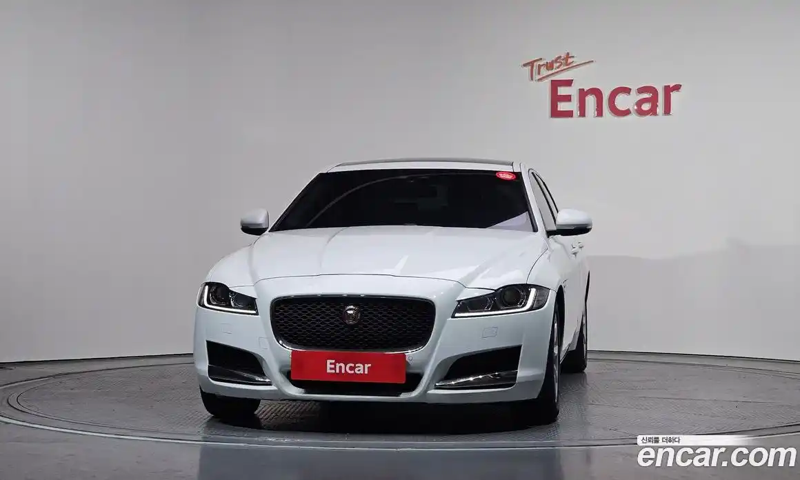 Jaguar XF 2016 2.0 Автомат в Москве № 283837, фото 3