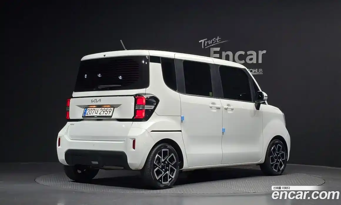 Kia Ray 2023 1.0 Автомат в Москве № 287485, фото 10