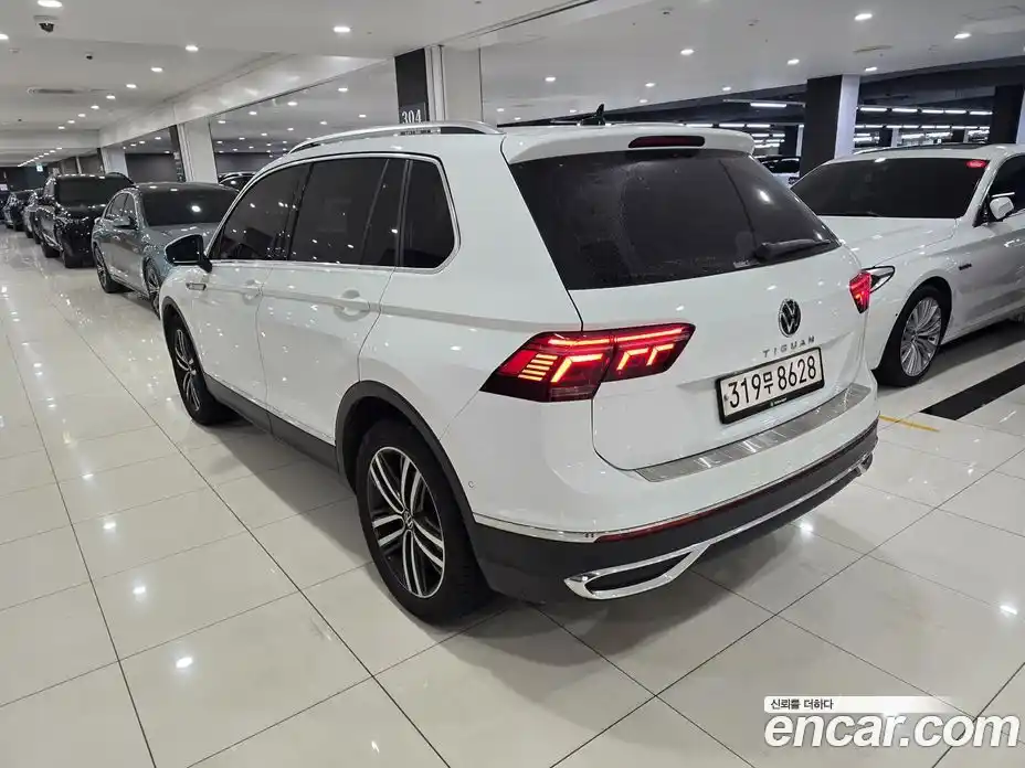 Volkswagen Tiguan 2023 2.0 Автомат в Москве № 296292, фото 11