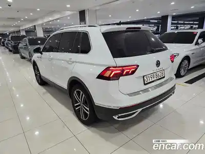 Volkswagen Tiguan 2023 2.0 Автомат в Москве № 296292, миниатюра 11