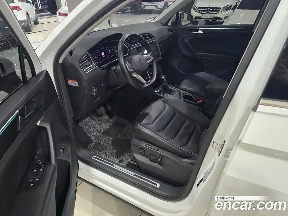 Volkswagen Tiguan 2023 2.0 Автомат в Москве № 296292, фото 13