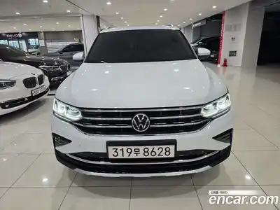 Volkswagen Tiguan 2023 2.0 Автомат в Москве № 296292, миниатюра 2