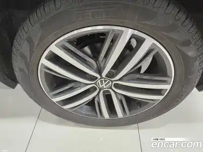 Volkswagen Tiguan 2023 2.0 Автомат в Москве № 296292, миниатюра 5