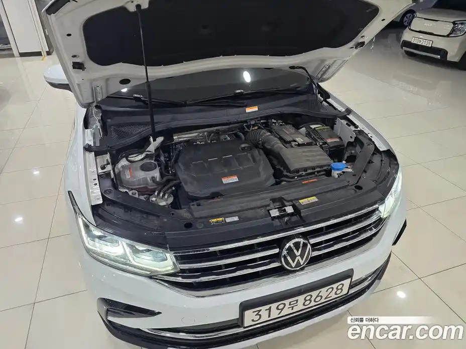 Volkswagen Tiguan 2023 2.0 Автомат в Москве № 296292, фото 6