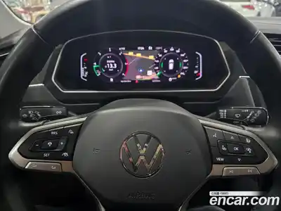 Volkswagen Tiguan 2023 2.0 Автомат в Москве № 296292, миниатюра 8