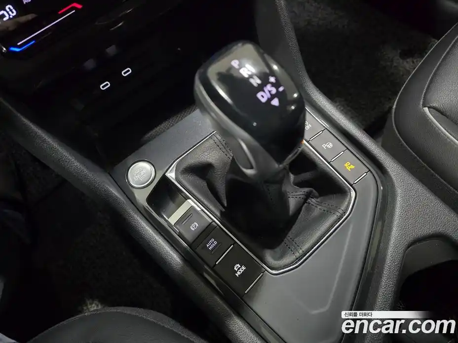 Volkswagen Tiguan 2023 2.0 Автомат в Москве № 296292, фото 9