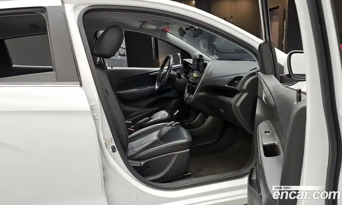 Chevrolet Spark 2017 1.0 Автомат в Москве № 296748, фото 4