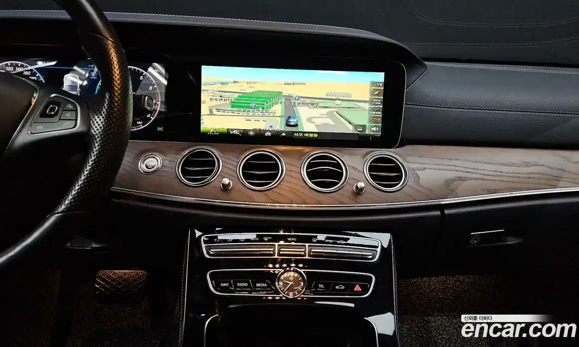 Mercedes-Benz E-Class 2018 2.0 Автомат в Москве № 325132, фото 18