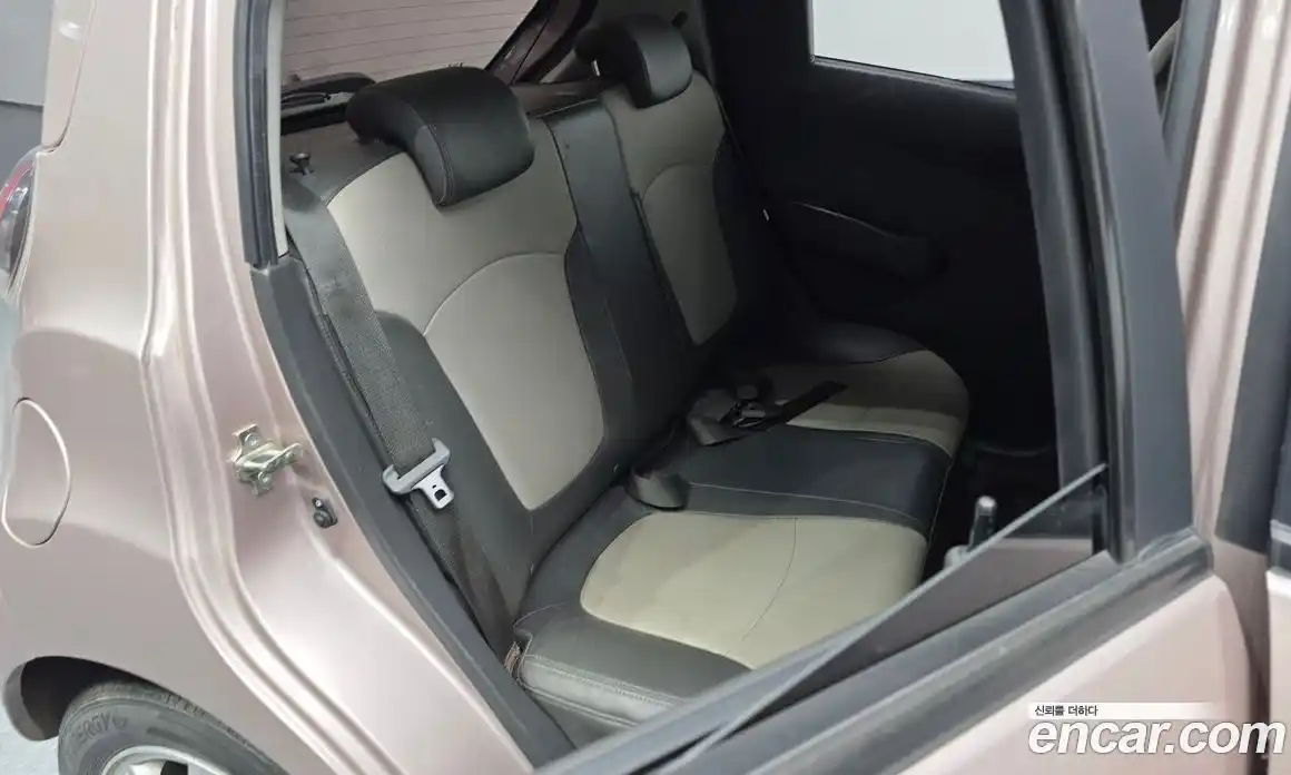 Chevrolet Spark 2012 1.0 Автомат в Москве № 332687, фото 13