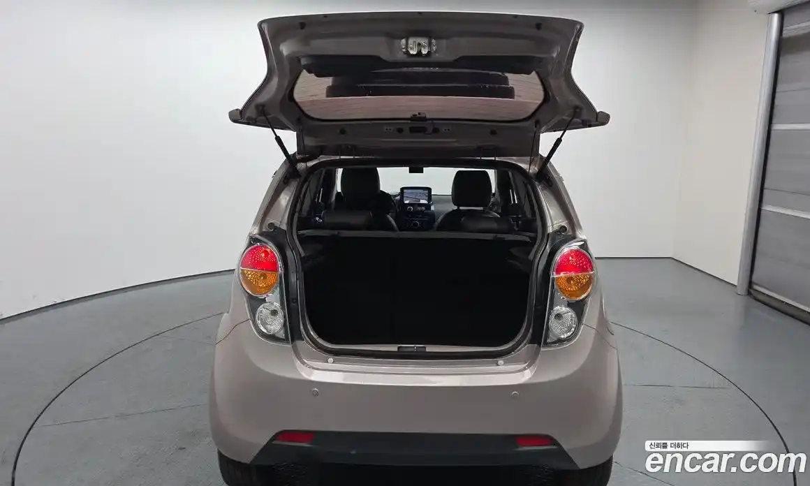 Chevrolet Spark 2012 1.0 Автомат в Москве № 332687, фото 6