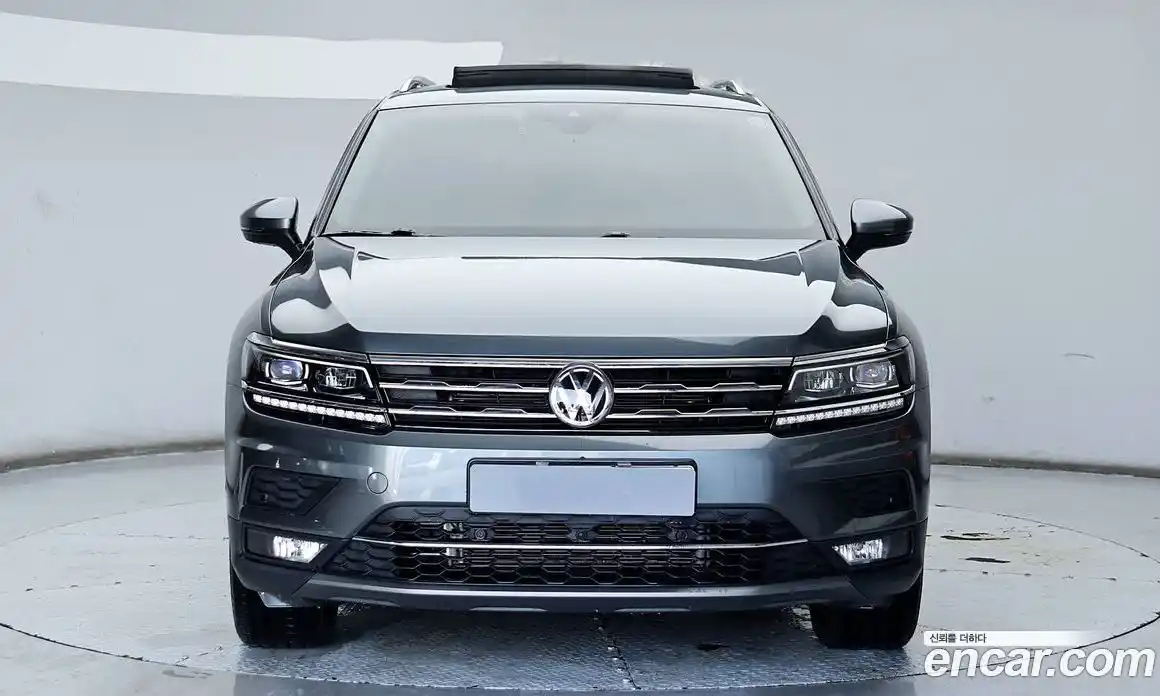 Volkswagen Tiguan 2020 2.0 Автомат в Москве № 334490, фото 3