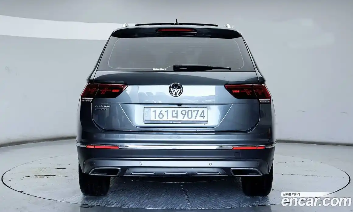 Volkswagen Tiguan 2020 2.0 Автомат в Москве № 334490, фото 4