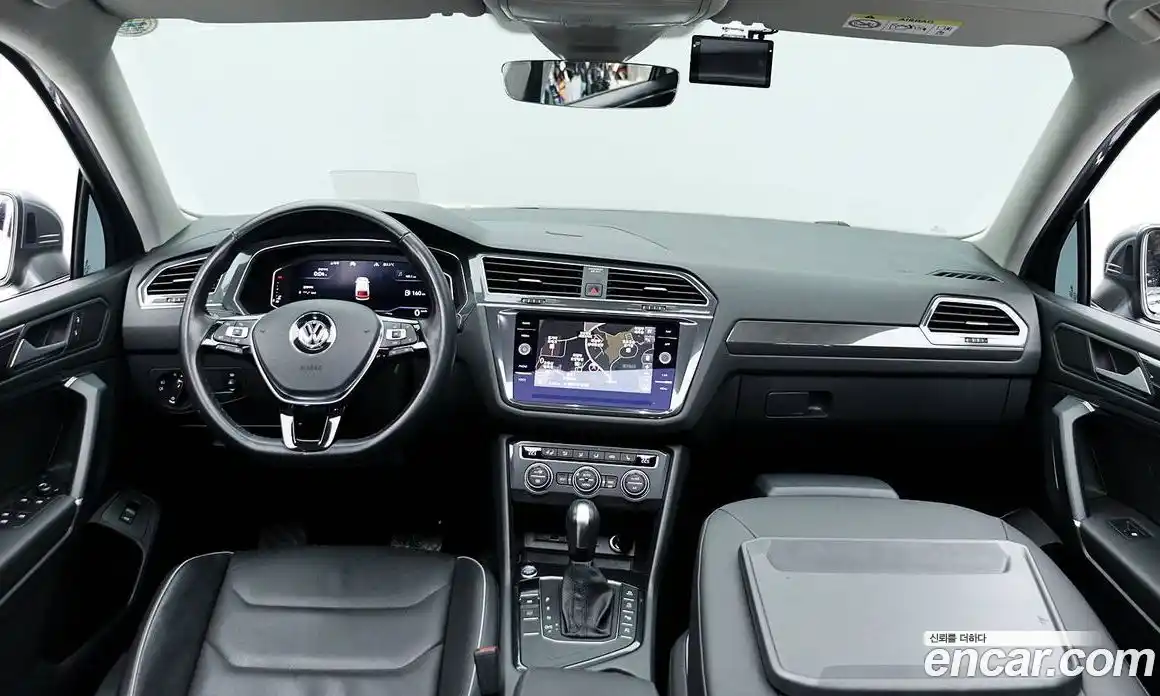 Volkswagen Tiguan 2020 2.0 Автомат в Москве № 334490, фото 7