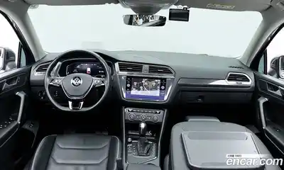 Volkswagen Tiguan 2020 2.0 Автомат в Москве № 334490, миниатюра 7