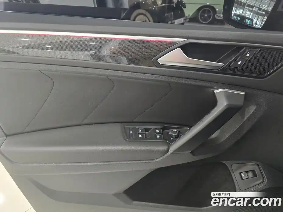 Volkswagen Tiguan 2023 2.0 Автомат в Москве № 357654, фото 14