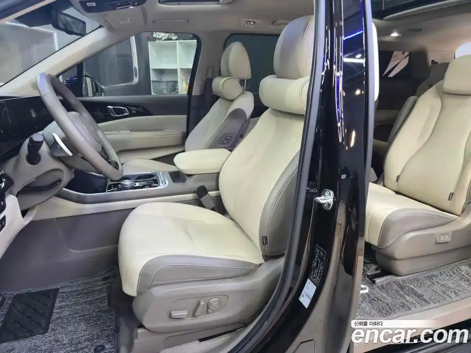 Kia Canival 2024 3.5 Автомат в Москве № 362779, фото 15