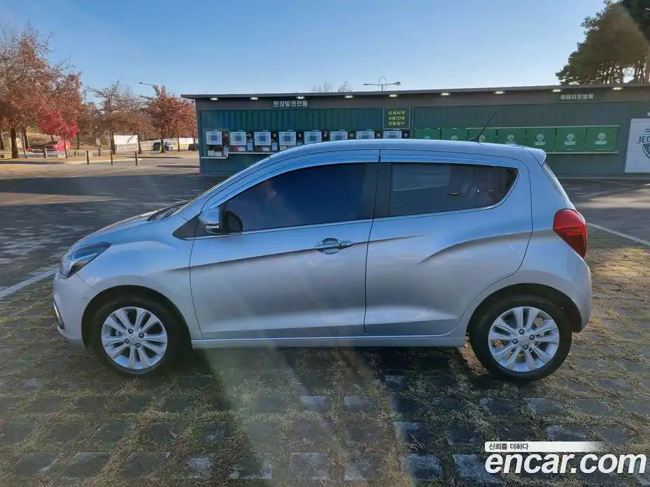 Chevrolet Spark 2017 1.0 Автомат в Москве № 37187, фото 4