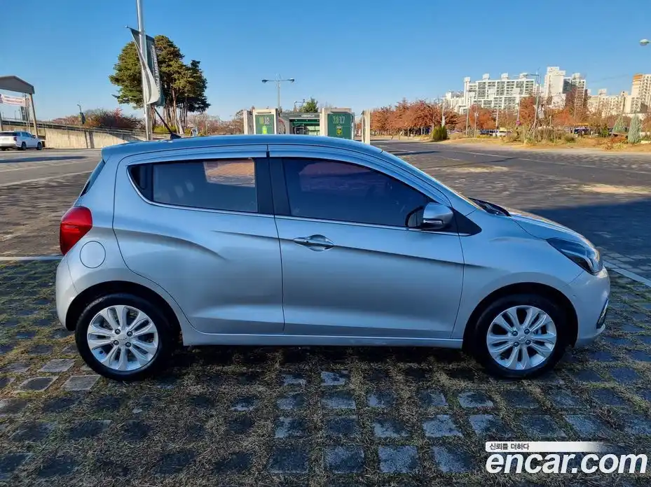 Chevrolet Spark 2017 1.0 Автомат в Москве № 37187, фото 5