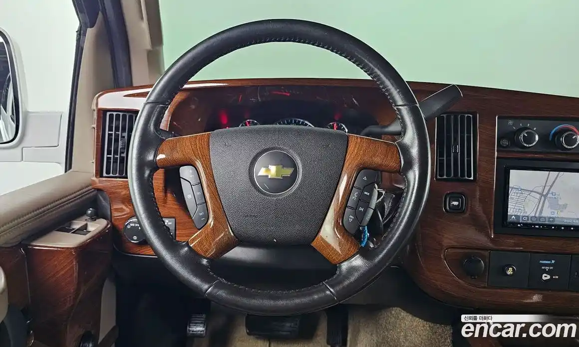 Chevrolet Express Van 2018 6.0 Автомат в Москве № 385365, фото 15