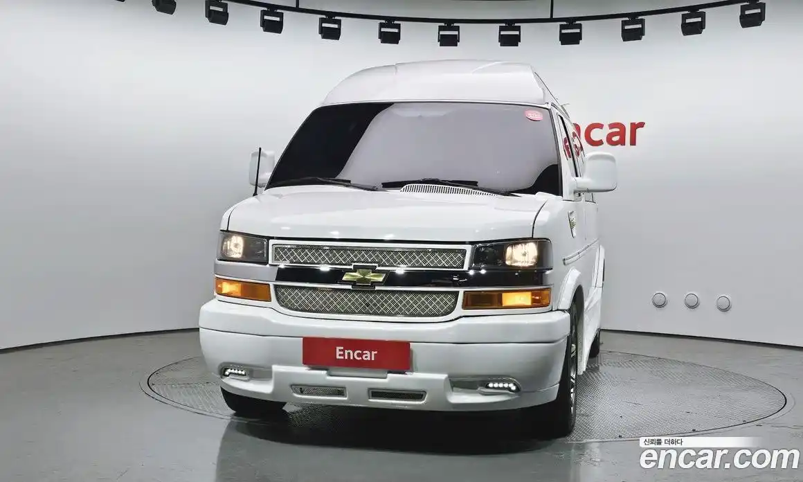 Chevrolet Express Van 2018 6.0 Автомат в Москве № 385365, фото 3