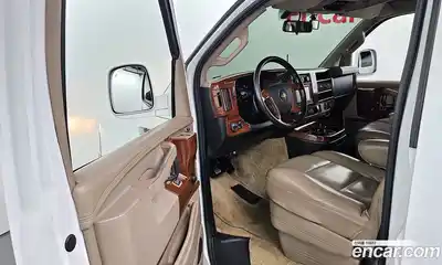 Chevrolet Express Van 2018 6.0 Автомат в Москве № 385365, миниатюра 10