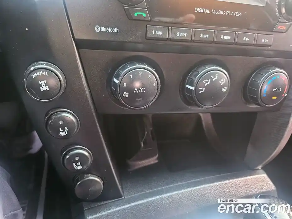 SsangYong Korando 2014 2.0 Автомат в Москве № 389419, фото 12